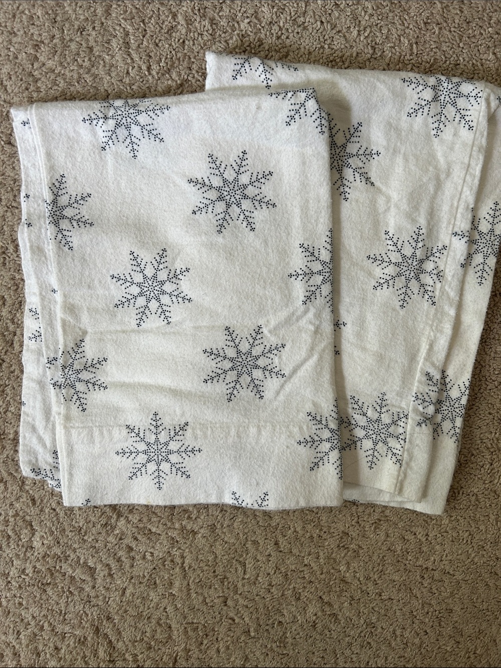 Set of 2 Cotton Flannel Pillowcases Snowflakes